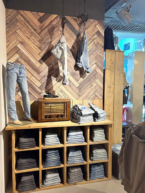 PHOTO 2025 08 18 21 41 03