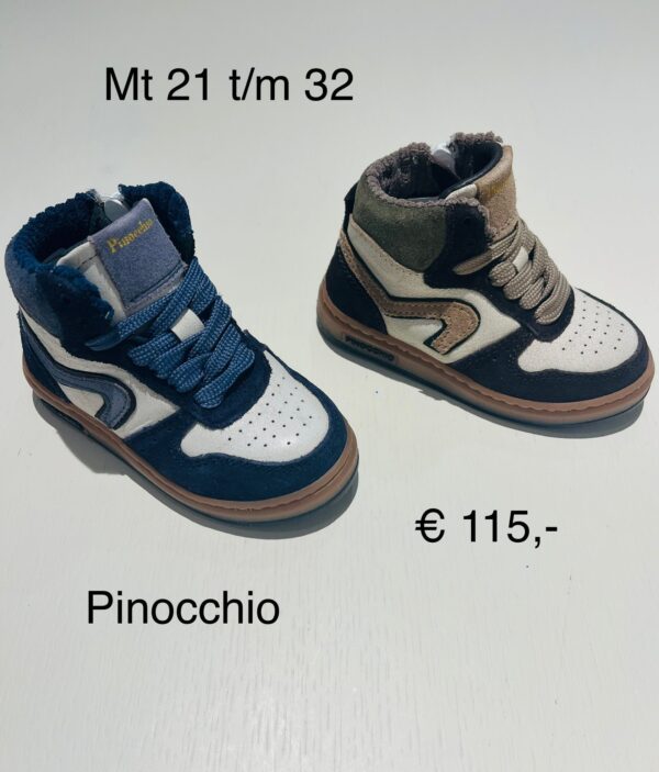 Two pairs of children's shoes with the words m 21 cm and pinocchio.